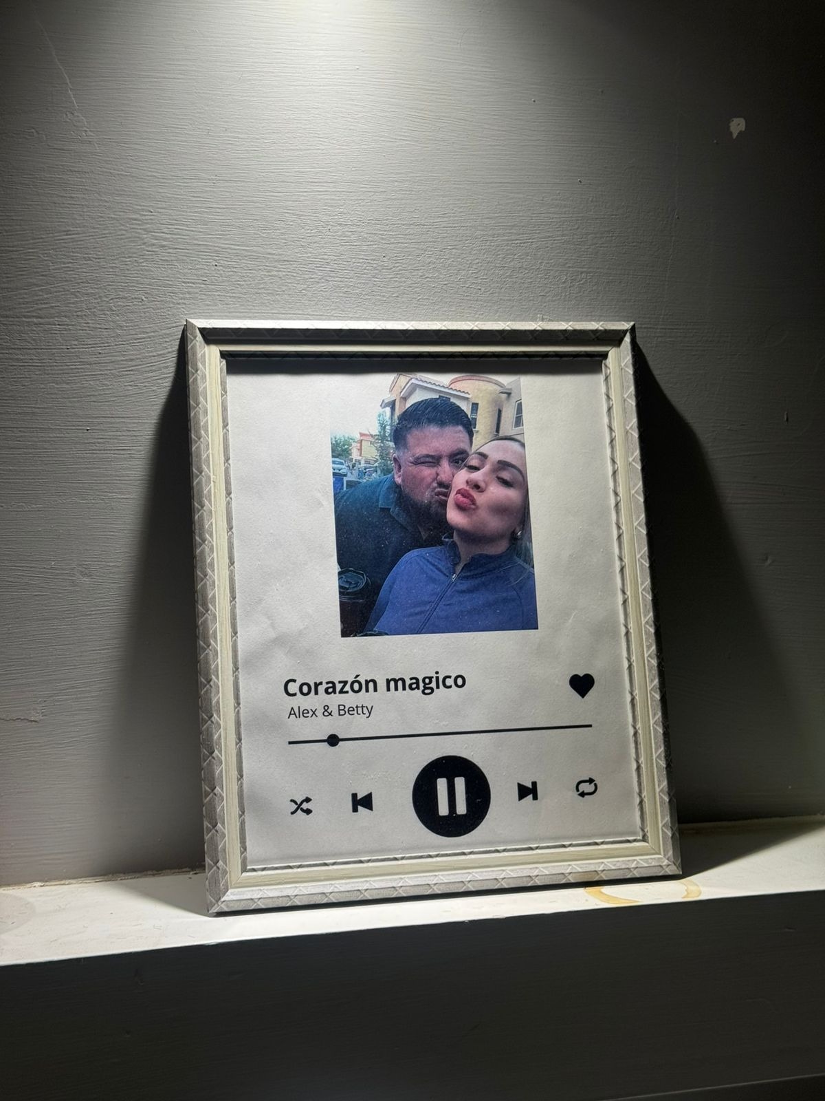 Cuadro personalizado estilo Spotify enmarcado Corazón mágico de Alex & Betty